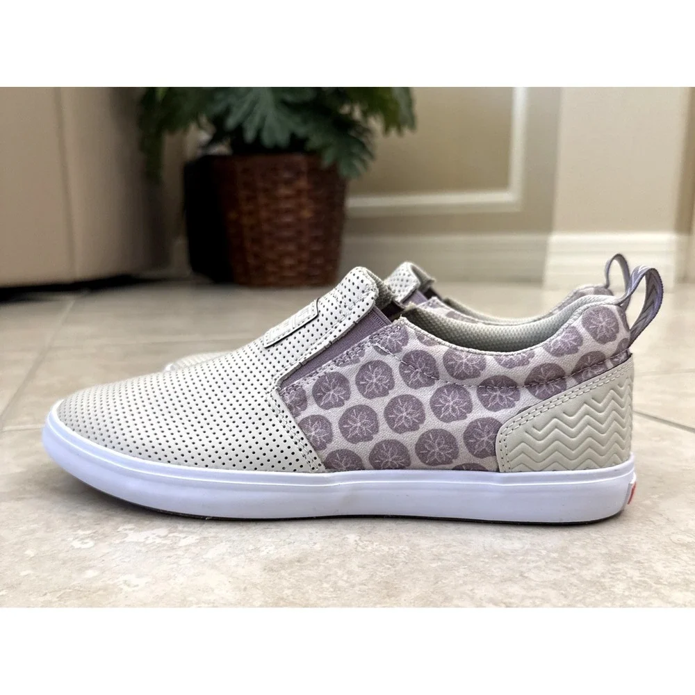 Xtratuf  Salmon‎ Sisters Sharkbyte Shoe Beige Purple Sand Dollar Sz 11 Slip On